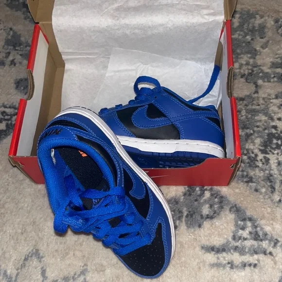 Nike dunks worn 1 time